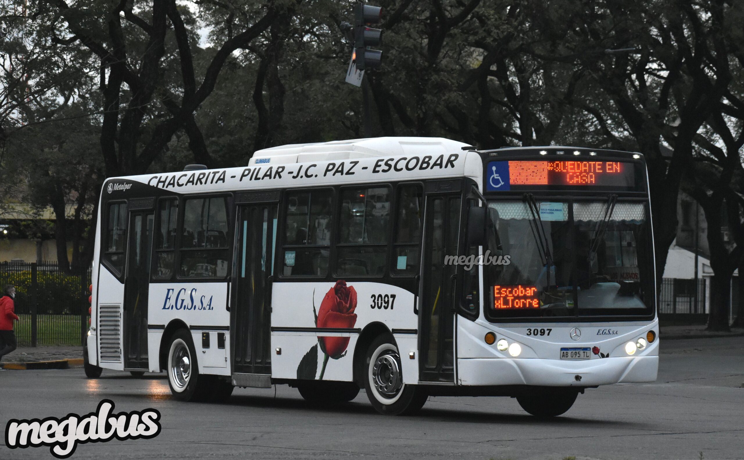 l-nea-176-3097-megabus-ar